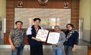 Gambar: Penyerahan Output Kelembagaan BUMDes Desa Gondang